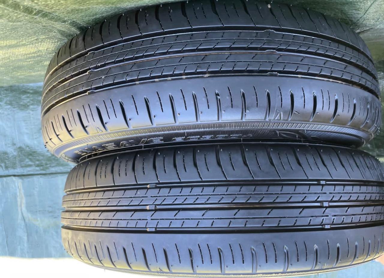 Dunlop 155/55R14 tyres and rims