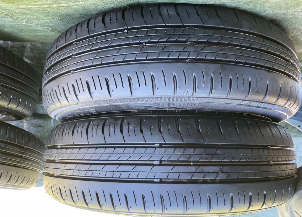 Dunlop 155/55R14 tyres and rims